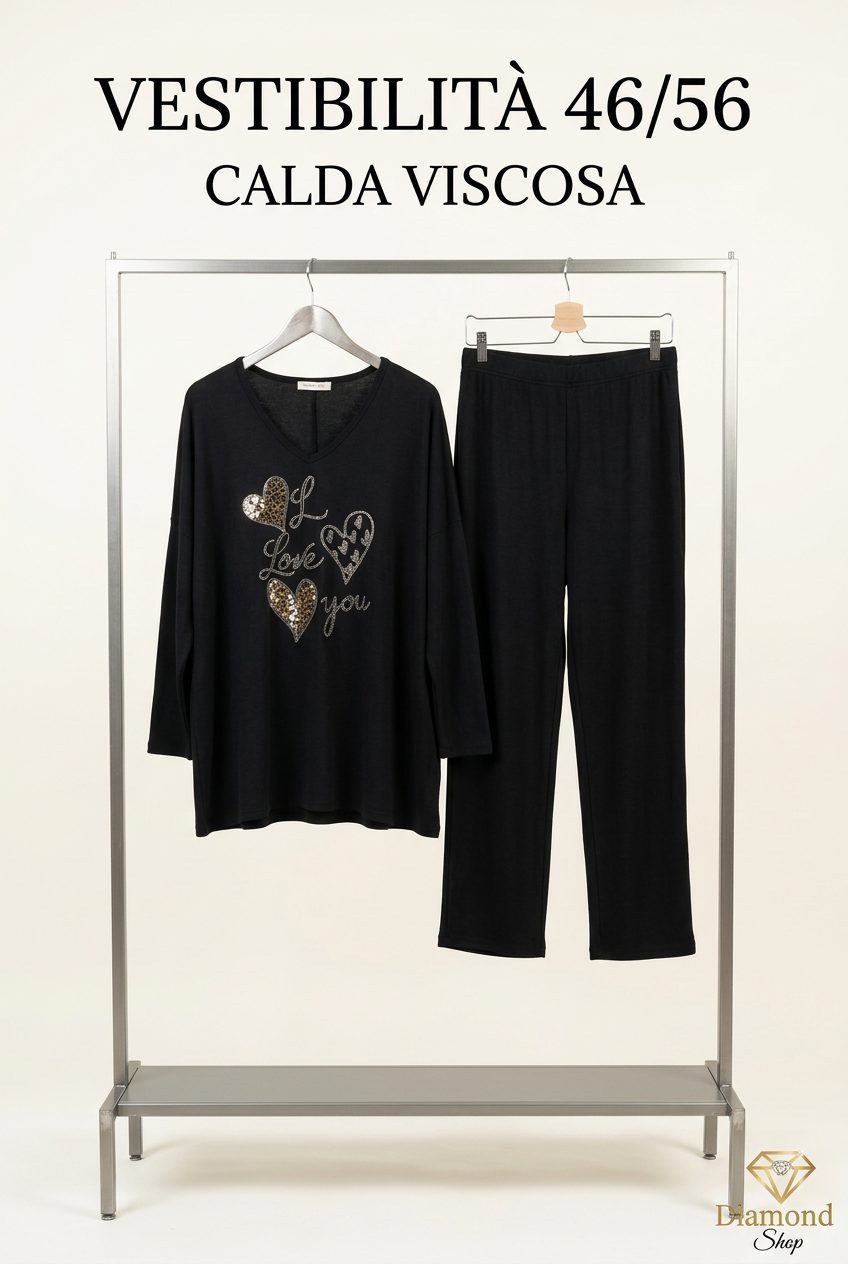Completo nero con cuori sullo stand, calda viscosa, vestibilità 46/56