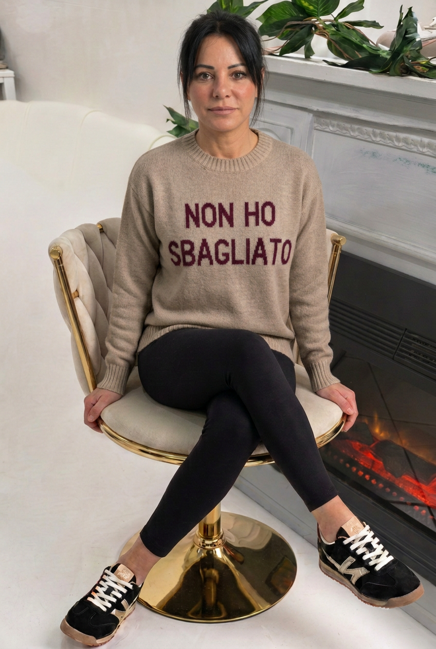 Maglione tortora indossato