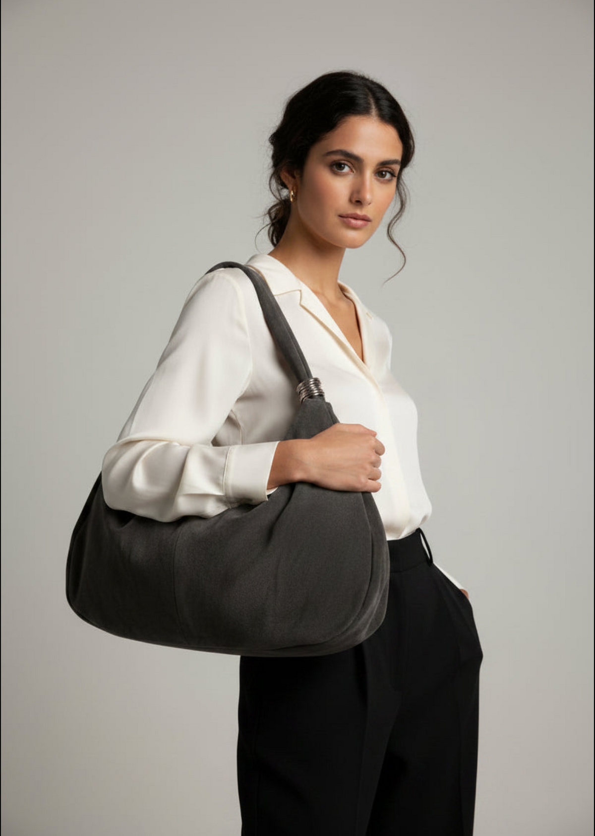 Hobo bag / Borsa a sacca a mezzaluna Tua a soli €39,00🛍️ acquista ora  per farla subito tua prima che vada esaurita!